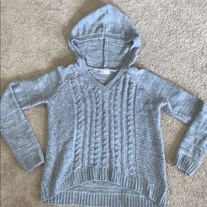 Grey small hooded sweater